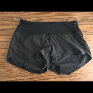 Black Lululemon Speed Up High-Rise Short 2.5”